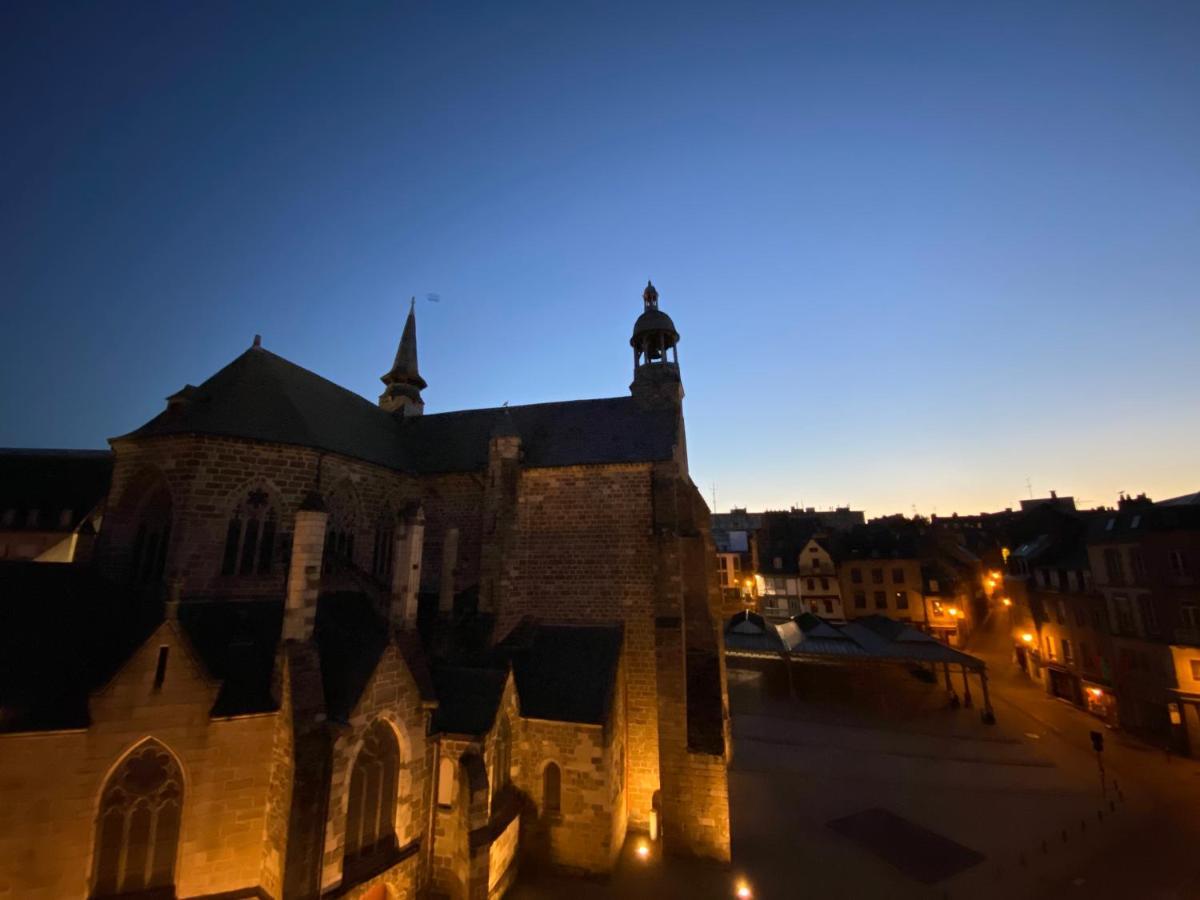 Marie Et Brieuc _ Duplex Lumineux Colore Atypique Face Cathedrale Сен-Бриё Экстерьер фото