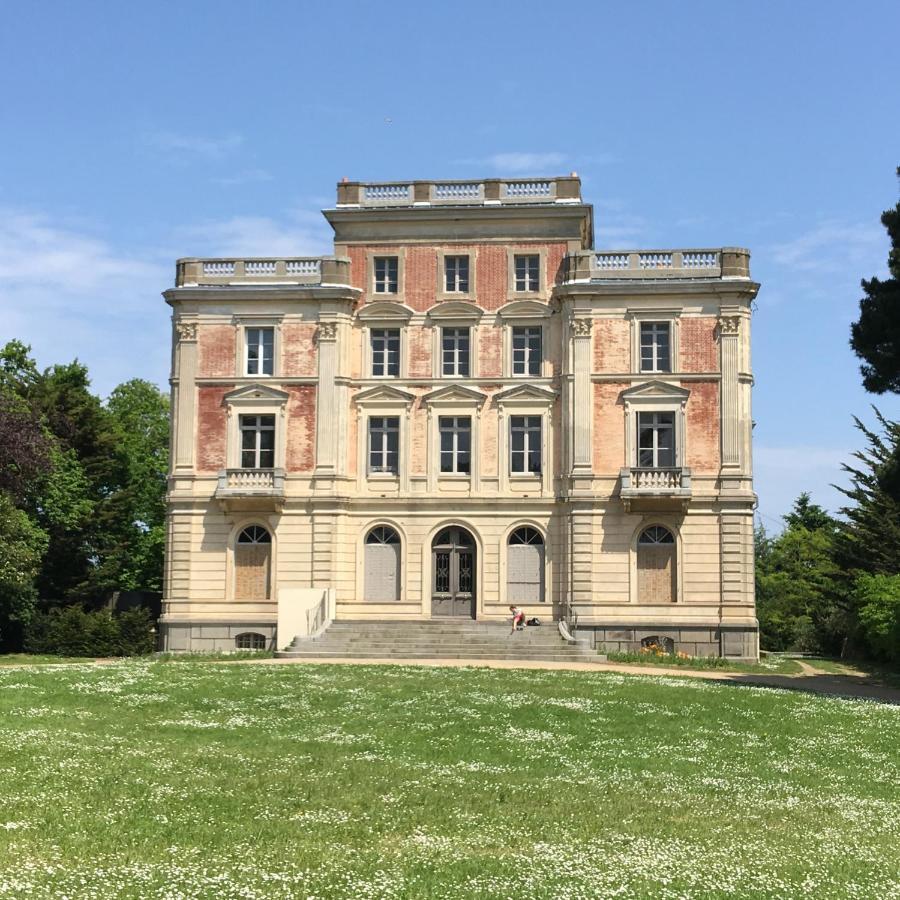 Marie Et Brieuc _ Duplex Lumineux Colore Atypique Face Cathedrale Сен-Бриё Экстерьер фото